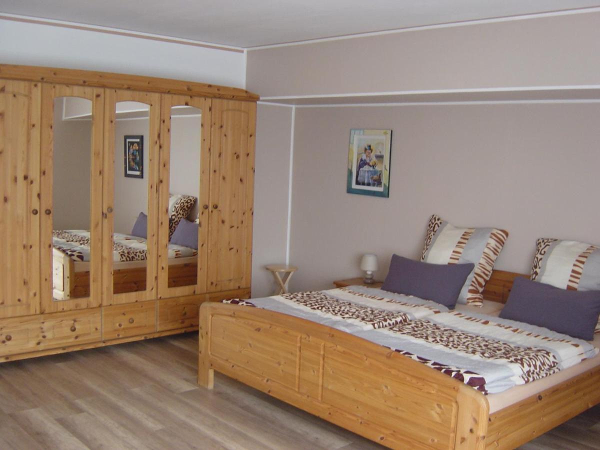 Haus Am Wald Apartman Hillscheid Kültér fotó